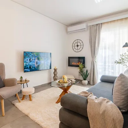 Michael'S Seaside Homely Apartment In Varkiza Exterior photo